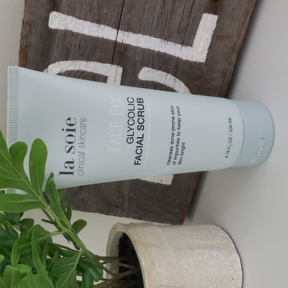 La Soie Clinical Skincare Face Fix Glycolic Acid Facial Scrub. NIB
